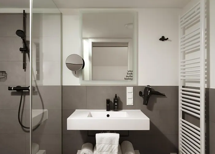 Limehome Vivenotgasse 4*